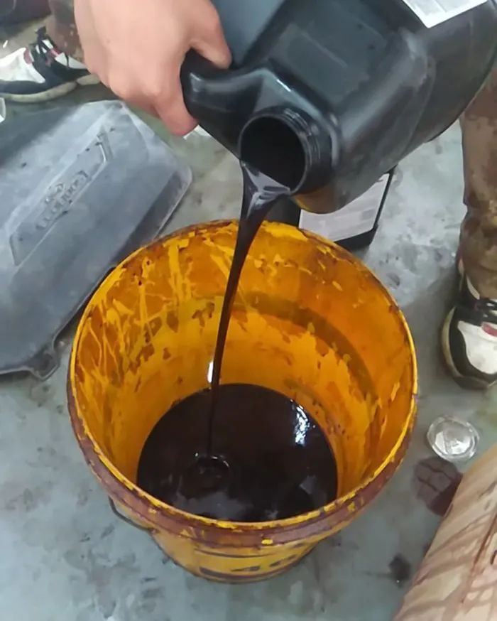 廢機油處理難度大，擺脫“惡臭異味”又有什么方向？.jpg