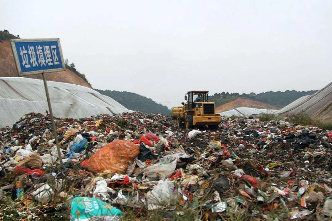 國(guó)內(nèi)垃圾臭氣問(wèn)題嚴(yán)峻,潔匠異味控制液帶來(lái)清新.jpg 國(guó)內(nèi)垃圾臭氣問(wèn)題嚴(yán)峻,潔匠異味控制液帶來(lái)清新.jpg