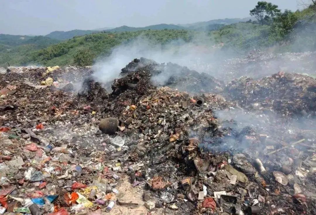 國(guó)內(nèi)垃圾臭氣問(wèn)題嚴(yán)峻,潔匠異味控制液帶來(lái)清新.jpg 國(guó)內(nèi)垃圾臭氣問(wèn)題嚴(yán)峻,潔匠異味控制液帶來(lái)清新.jpg